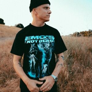 Emo's Not Dead Wolf Pack Tee Medium